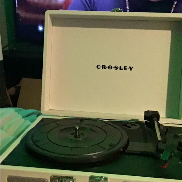 Crosley record player white suitcase like - Picture 2 of 4